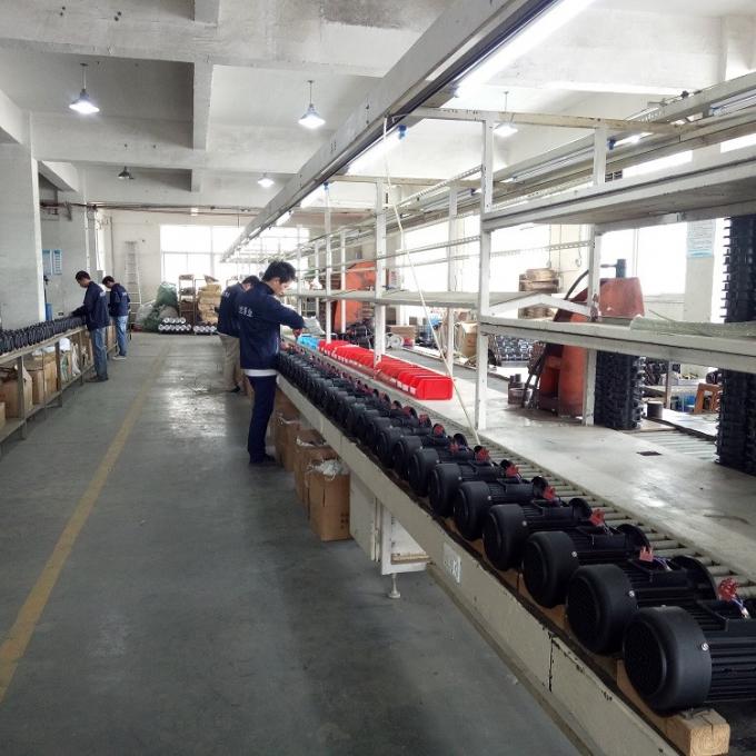 Motor de inducción eléctrico trifásico de 5.5KW 4HP Eje macho 380V CA Voltaje 50Hz Impermeable 5KW Potencia nominal para máquina de limpieza 11