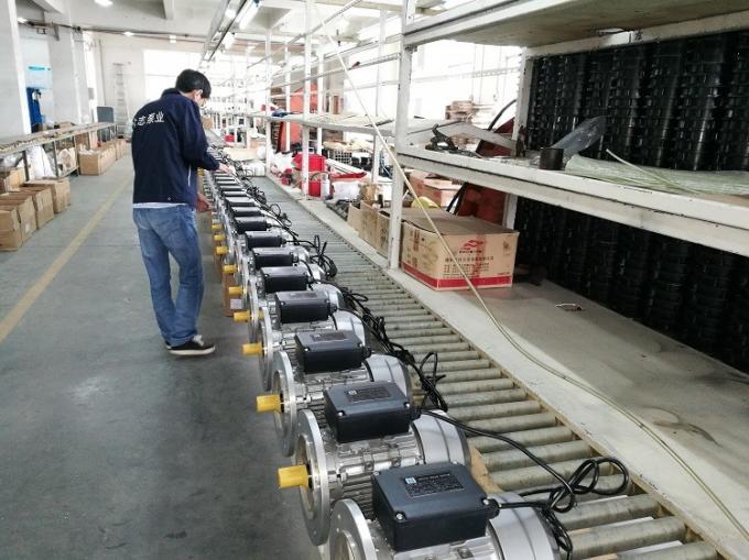 Motor de inducción eléctrico trifásico de 5.5KW 4HP Eje macho 380V CA Voltaje 50Hz Impermeable 5KW Potencia nominal para máquina de limpieza 14